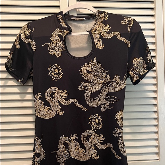 # 0693 + Elegant Black and Gold Dragon Print Dress W/ WHT Logo - Picture 3 of 7